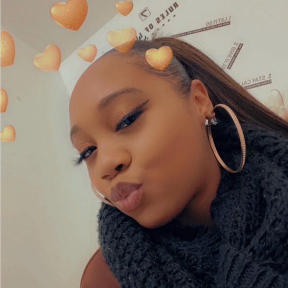 Meet your Posher, Kiyera - Picture 1 of 1